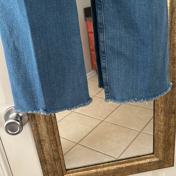 American Eagle Kick Boot Crop Jeans - Picture 3 of 9